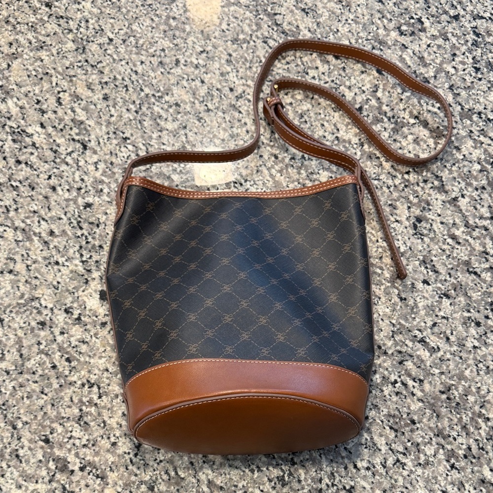 NWOT MANGO Women's Logo Printed Bucket Bag